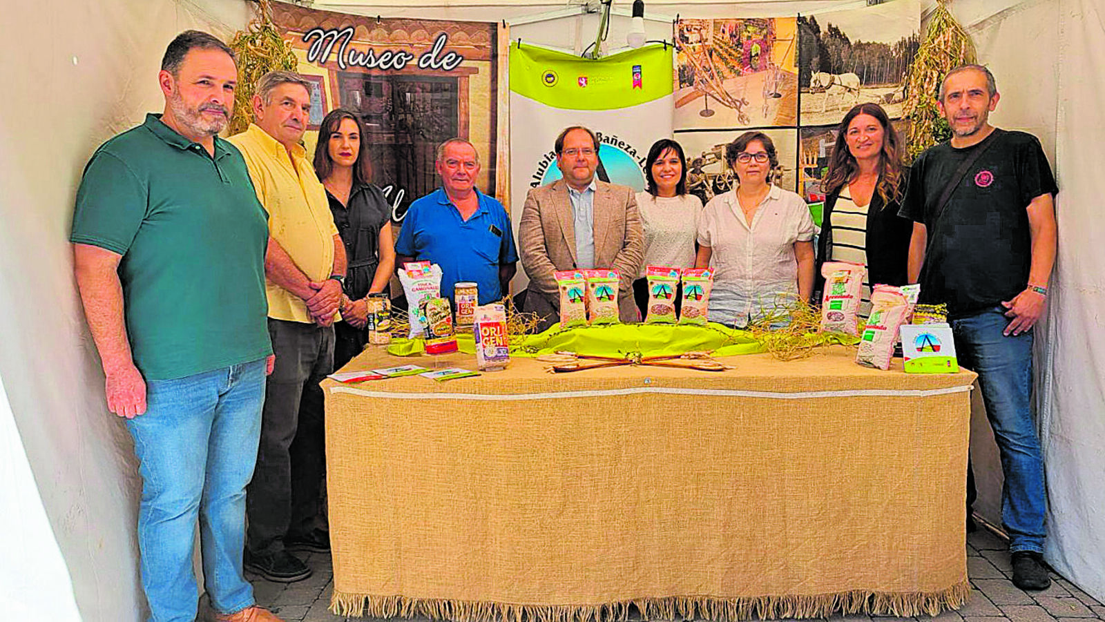 La Feria Agroalimentaria se celebra en la Plaza Mayor hasta mañana. | ABAJO