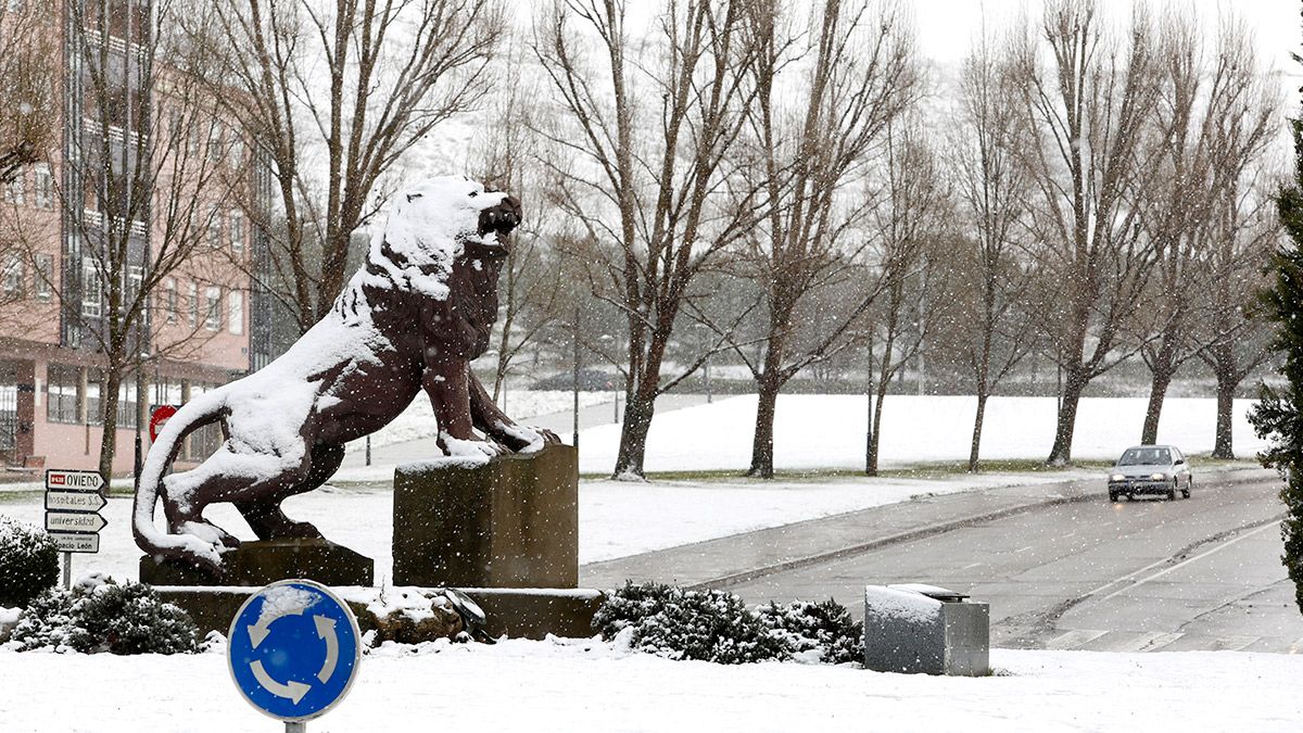 La nieve afecta también a la capital. | ICAL