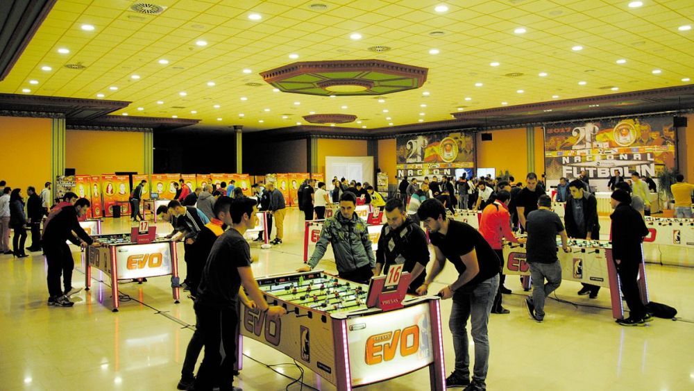 Estudiantes de la ULE y Policía Municipal de Ponferrada jugarán un torneo de futbolín.