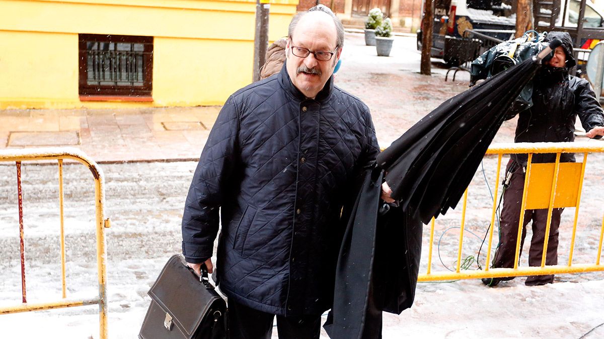Ricardo Gavilanes a su entrada a la Audiencia Provincial este lunes. | ICAL