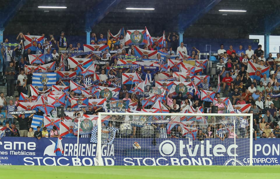 Imagen de la afición de la Ponferradina en El Toralín. | SDP