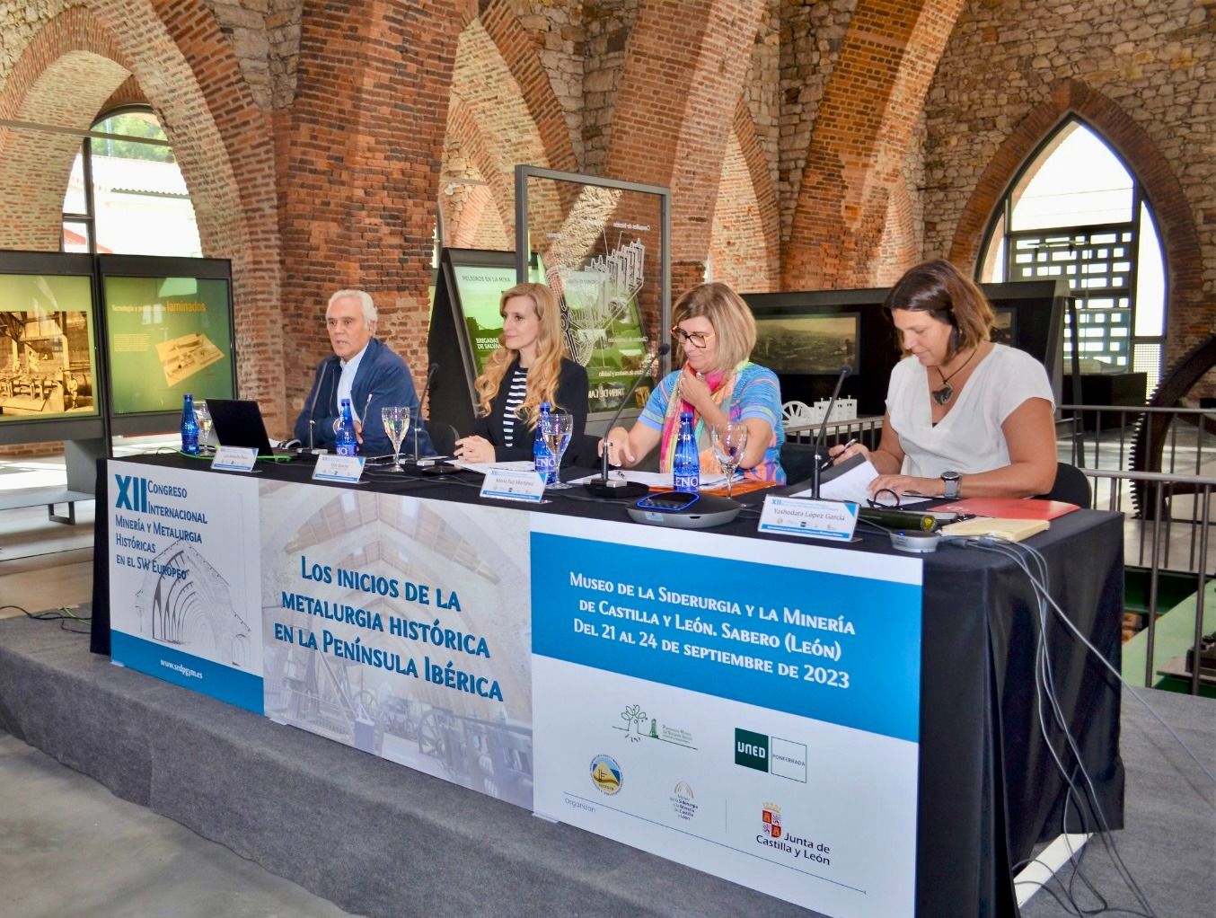 Mesa redonda sobre 'La carta del Bierzo' en el MSM de Sabero. | L.N.C.