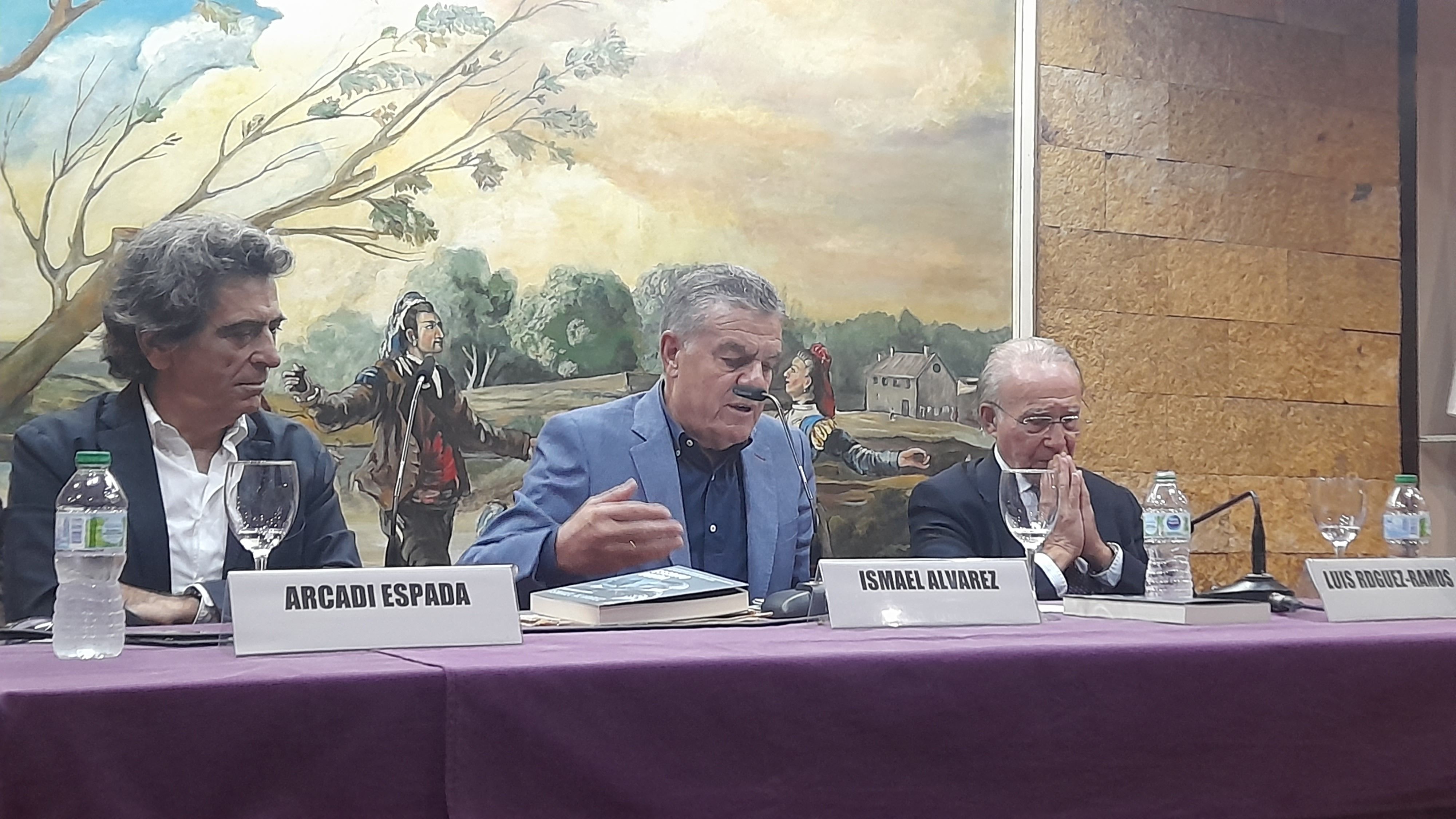 Presentación del libro en el Ponferrada Park de Ponferrada, con el aforo completo. | MAR IGLESIAS