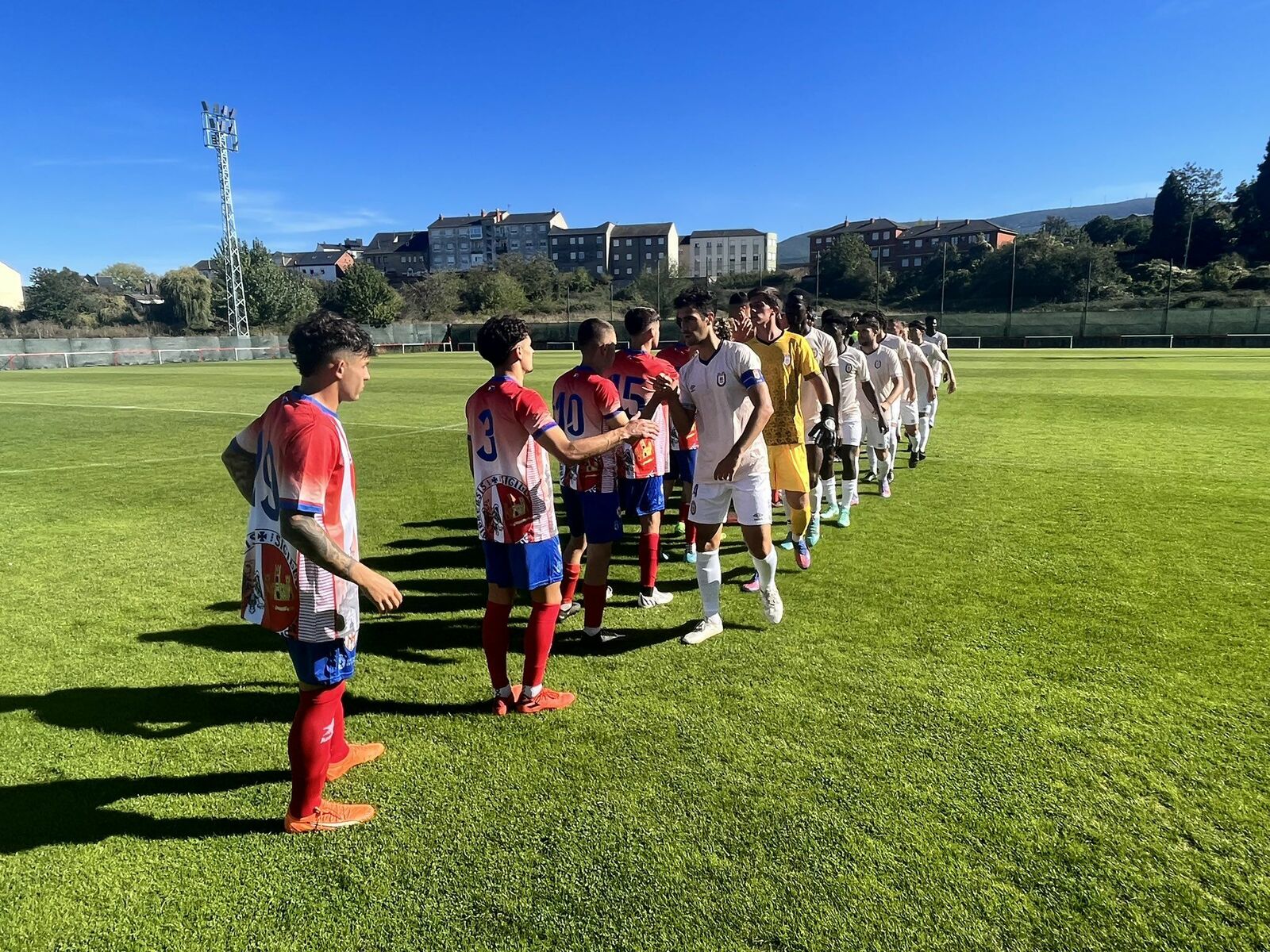 Jugadores del Atlético Bembibre en la derrota ante el Ávila |AB