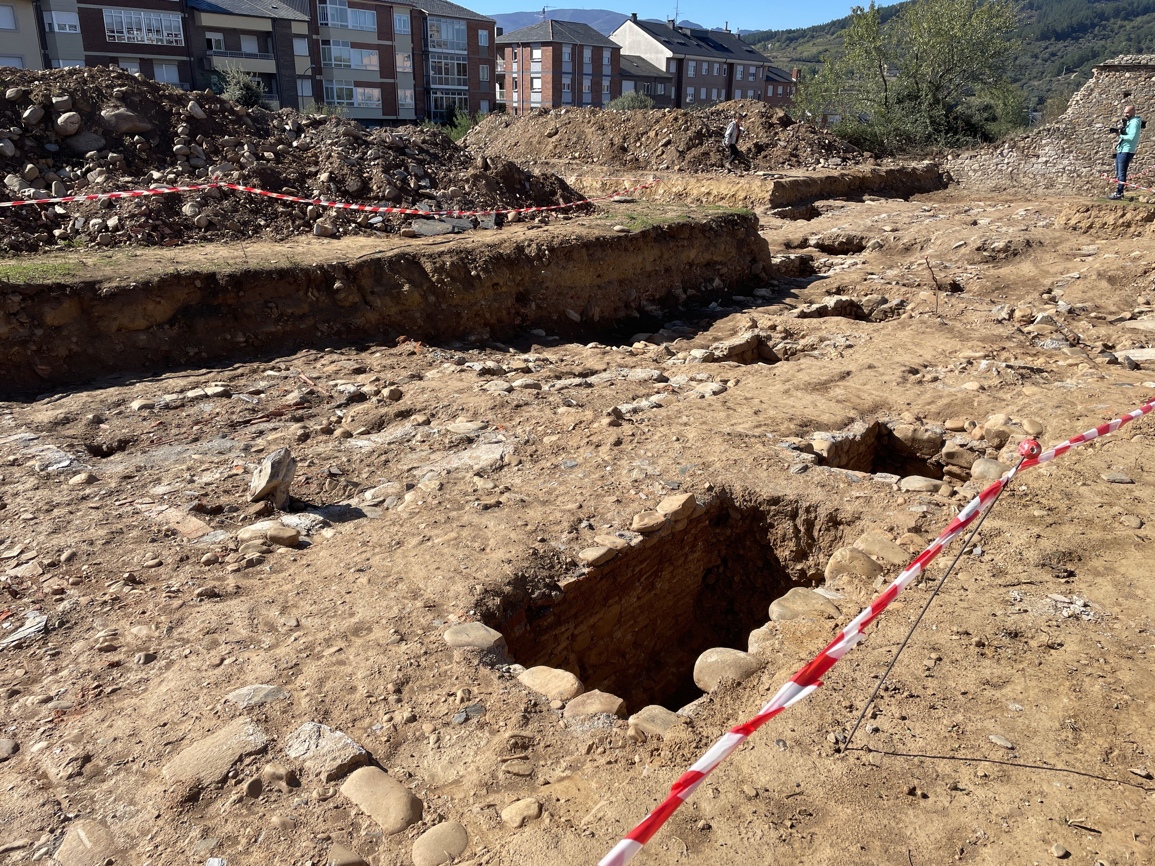 Estado actual del Cementerio del Carmen con los trabajos de excavación. | Javier Fernández