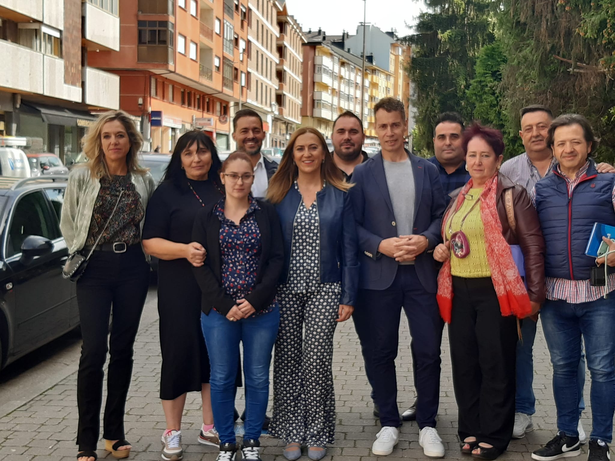 La delegada del Gobierno visitó ayer el Ayuntamiento de Villablino para presentar el plan de alumbrado. | L.N.C.