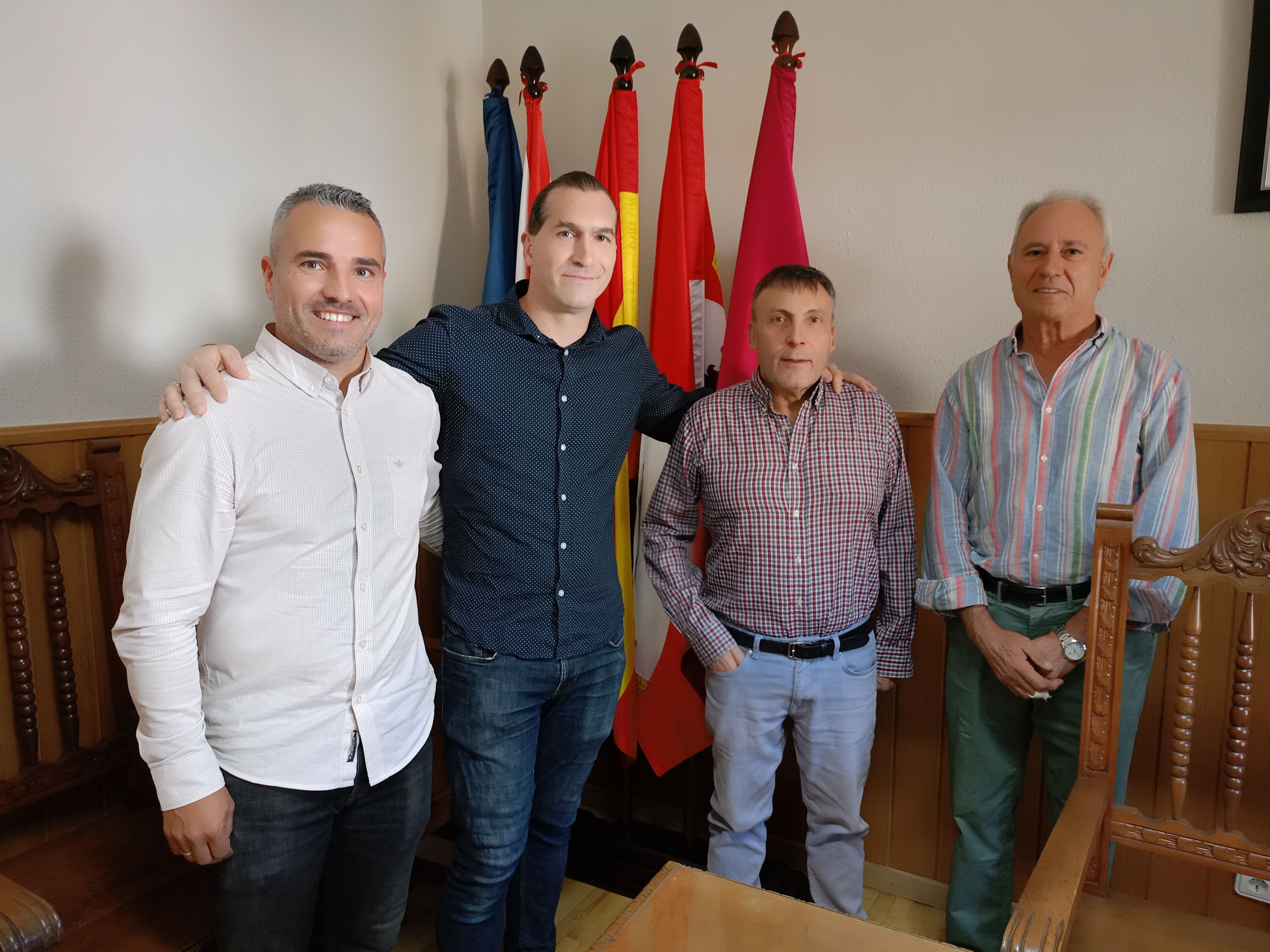 Andrés Cerviño tomó posesión este jueves como edil en Molinaseca.