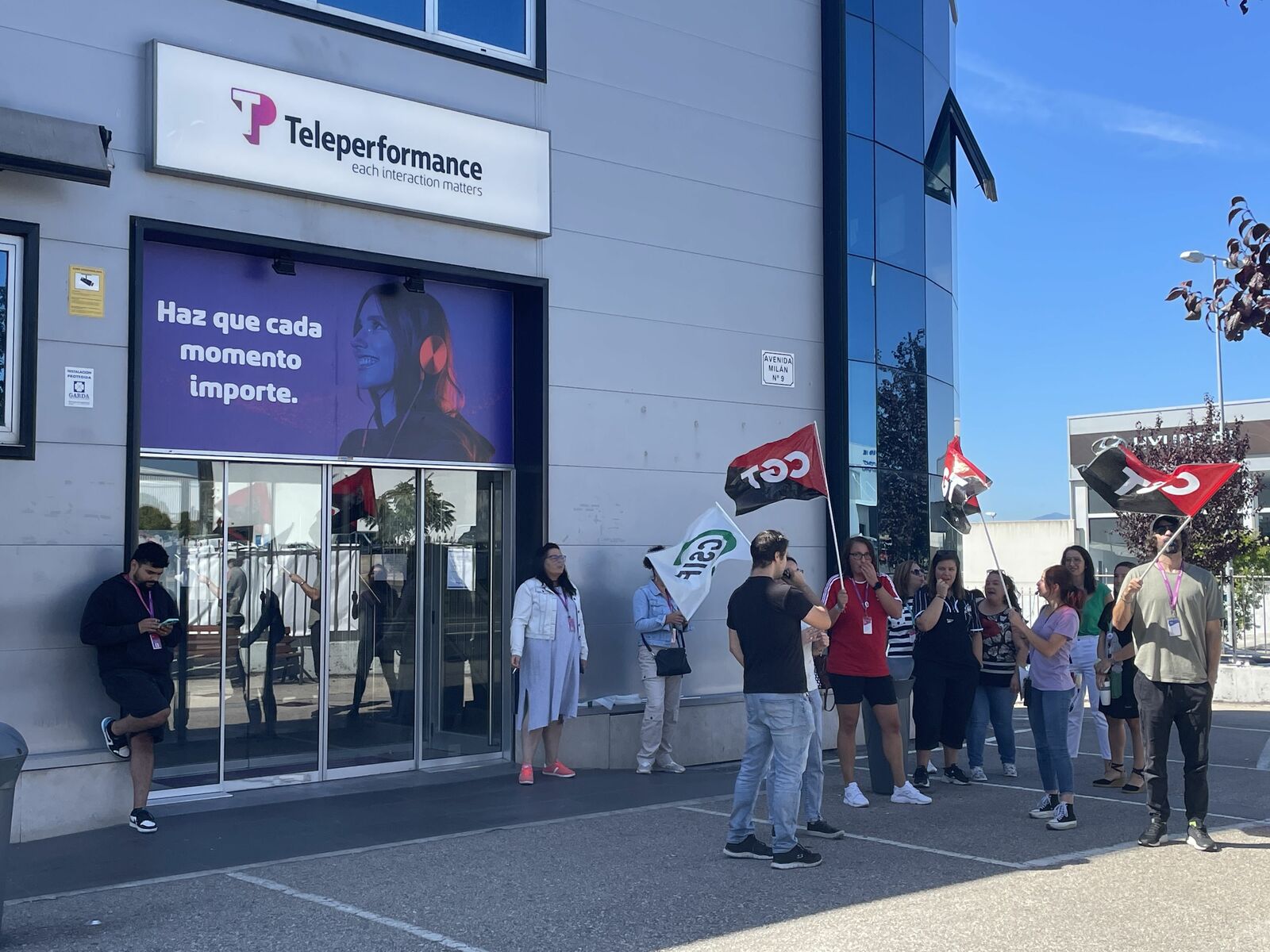 Imagen de una de las protestas de los trabajadores en la sede de la empresa en Ponferrada. | Javier Fernández