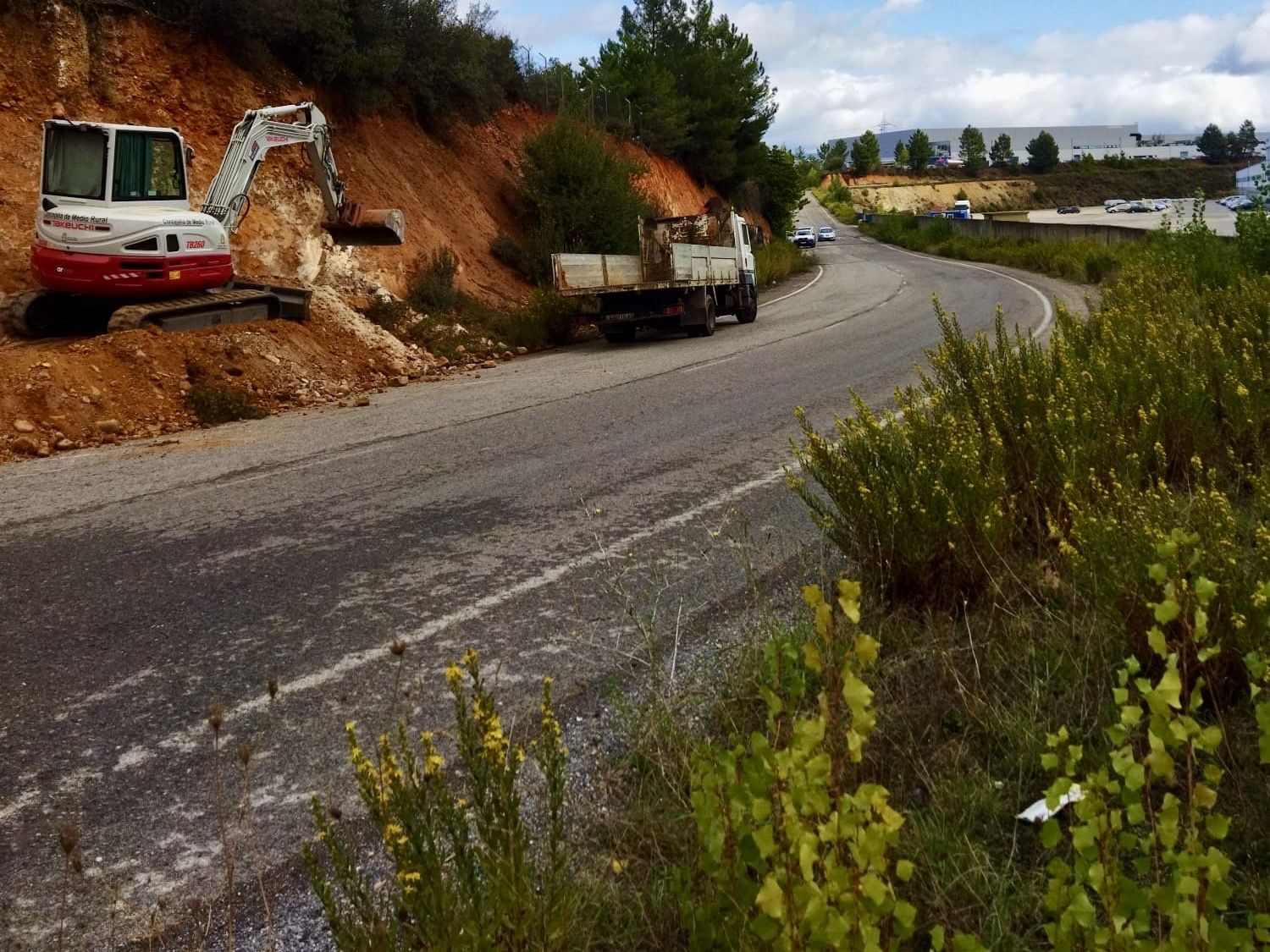 Imagen del acceso al polígono industrial de La Llanada.