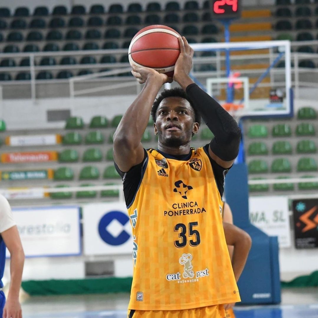 El Clínica Ponferrada cayó en el debut ante uno de los favoritos al ascenso | CPSDP