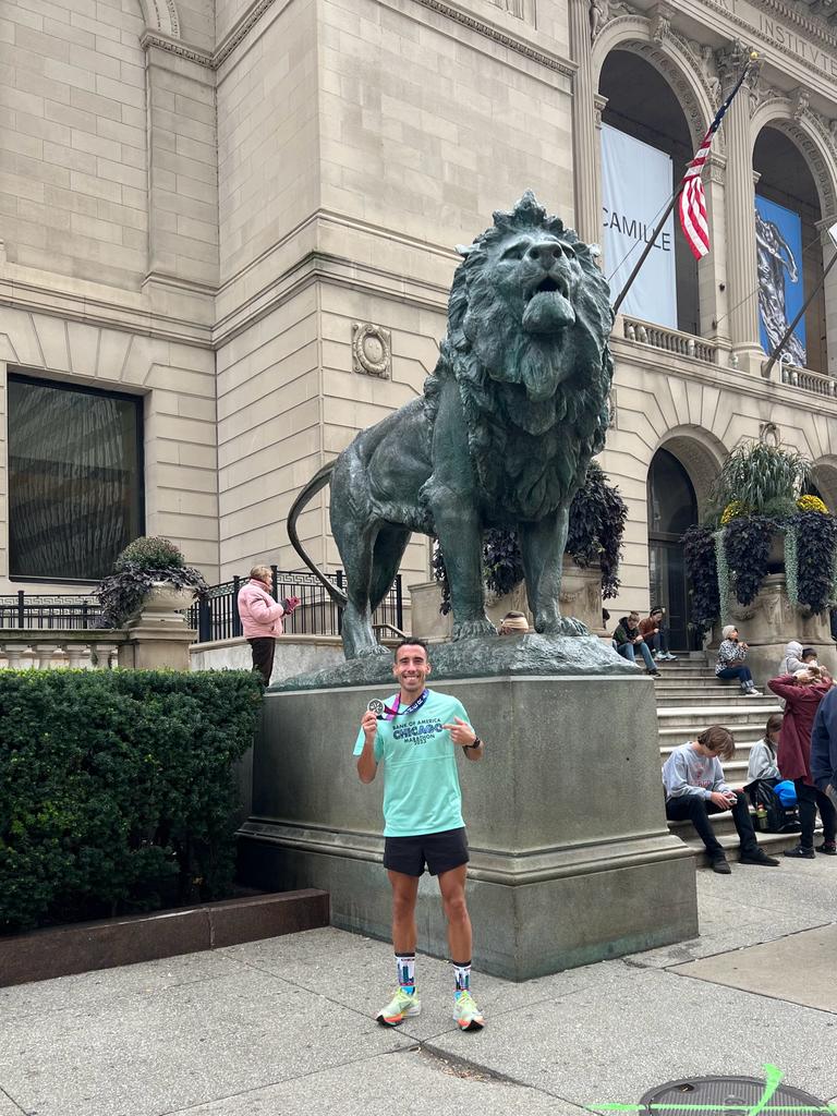 Jesús González Cidón, tras acabar la maratón en Chicago. | LNC