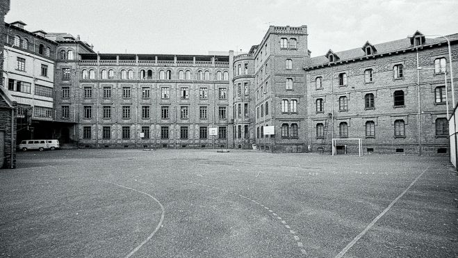 El Colegio de los Agustinos, en el centro de la ciudad,como estaba meses antes de que la piqueta se fijara en él para derribarlo. | FERNANDO RUBIO