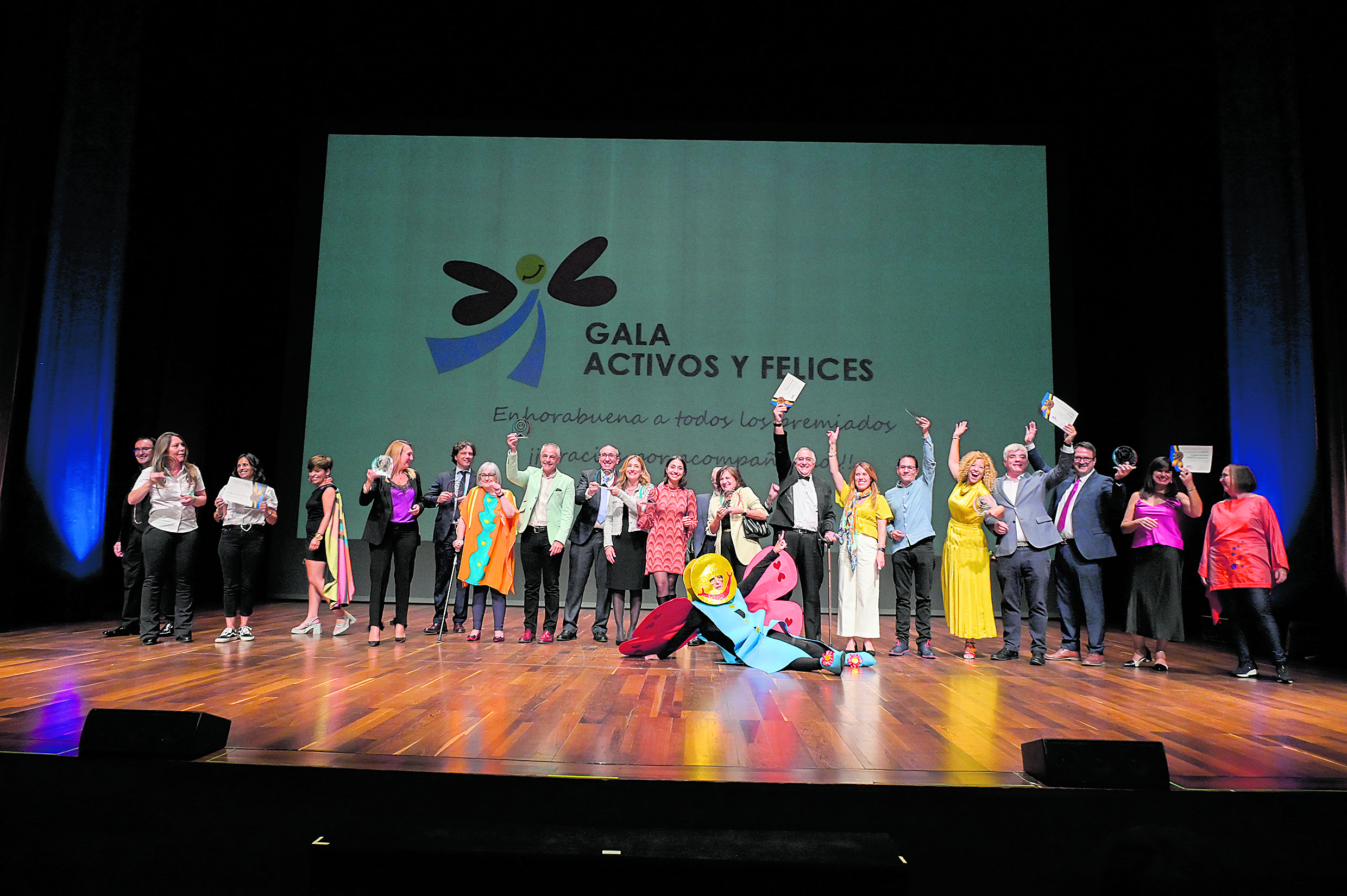 ‘Activos y Felices’ entregó ayer en una gala en el Auditorio sus premios dedicados a la labor social. | MAURICIO PEÑA