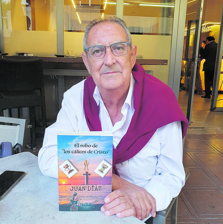 Juan Díaz es el autor de la novela 'El robo de los cálices de Cristo'.