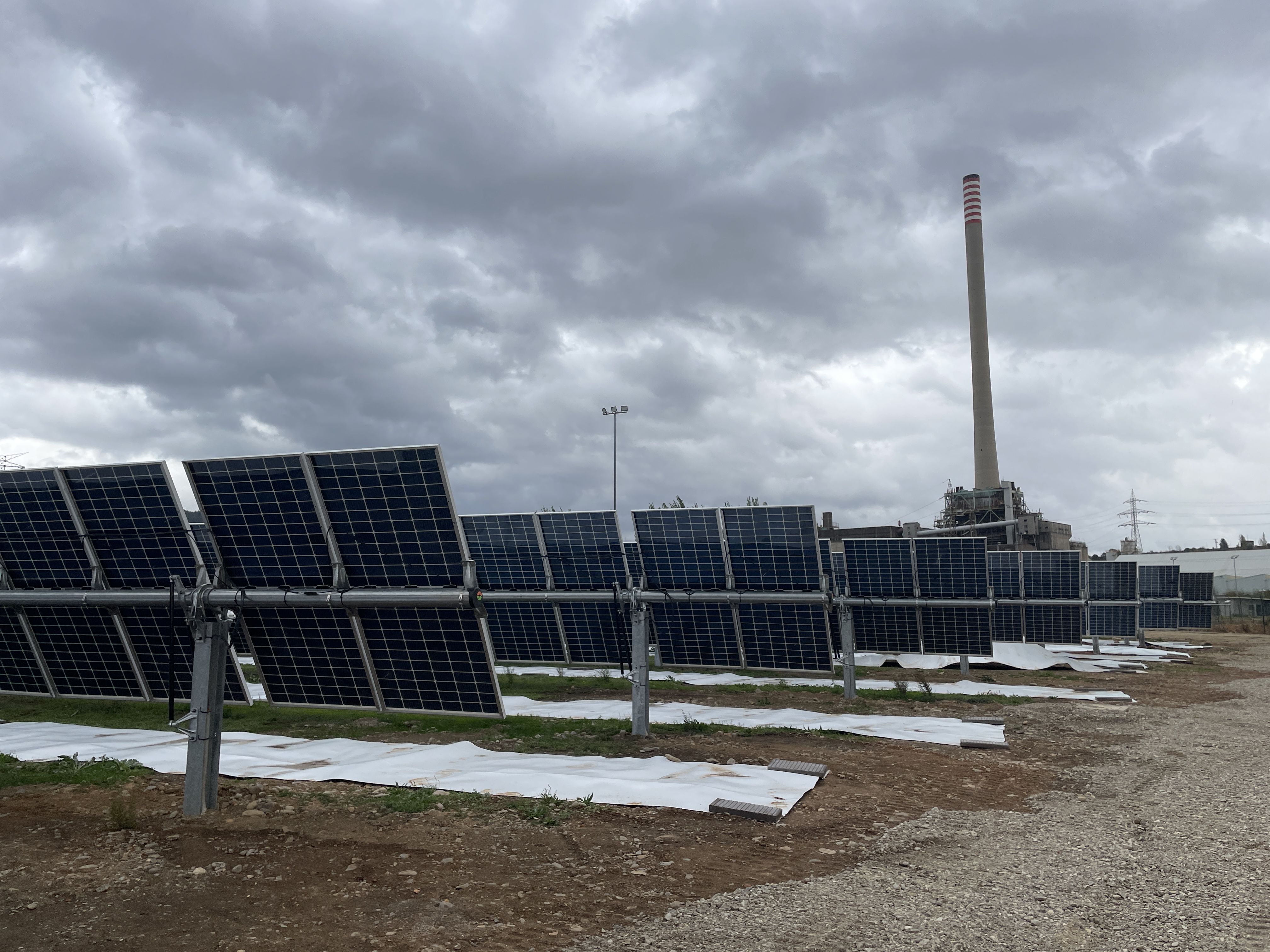 Planta fotovoltaica instalada en Cubillos del Sil. | Javier Fernández