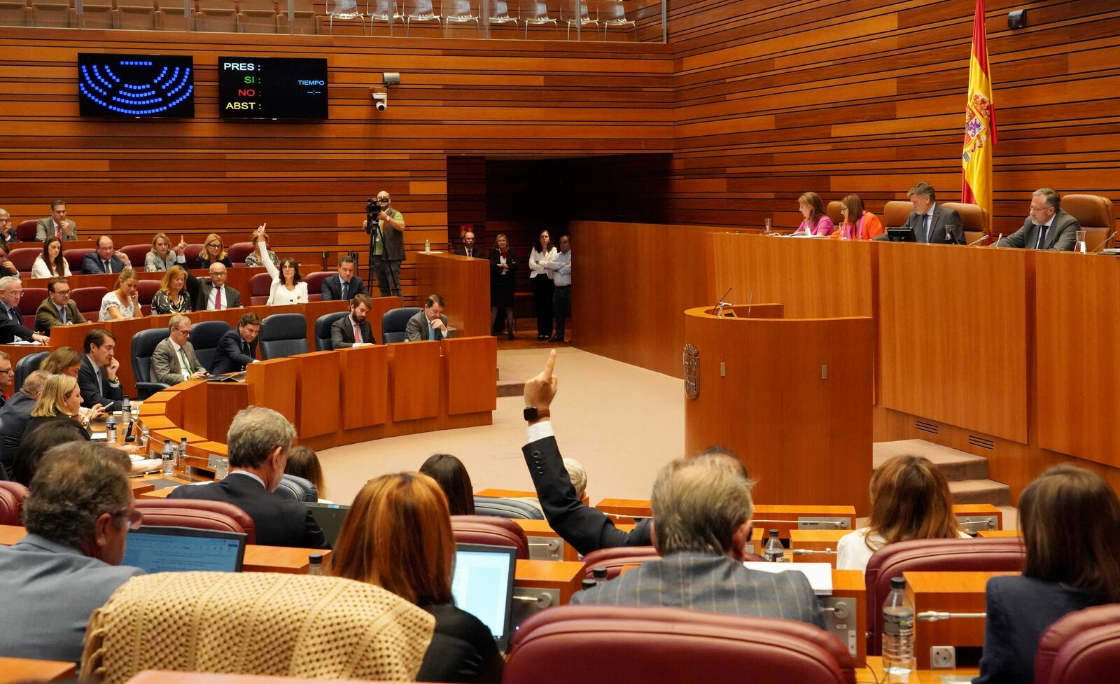 Imagen de archivo de un pleno de las Cortes. | MIRIAM CHACÓN (ICAL)