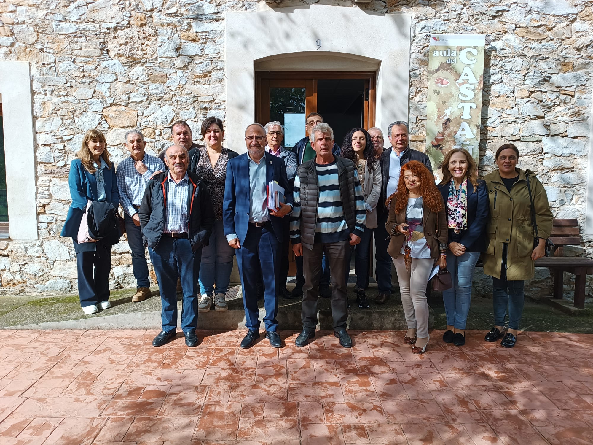 Visita de los representantes del Consejo Comarcal a Borrenes.