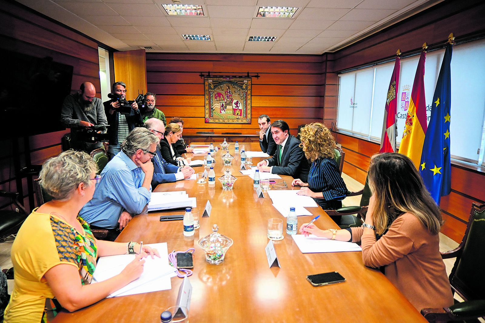 Reunión previa a la resolución de la convocatoria de ayudas de la Junta. | JCYL