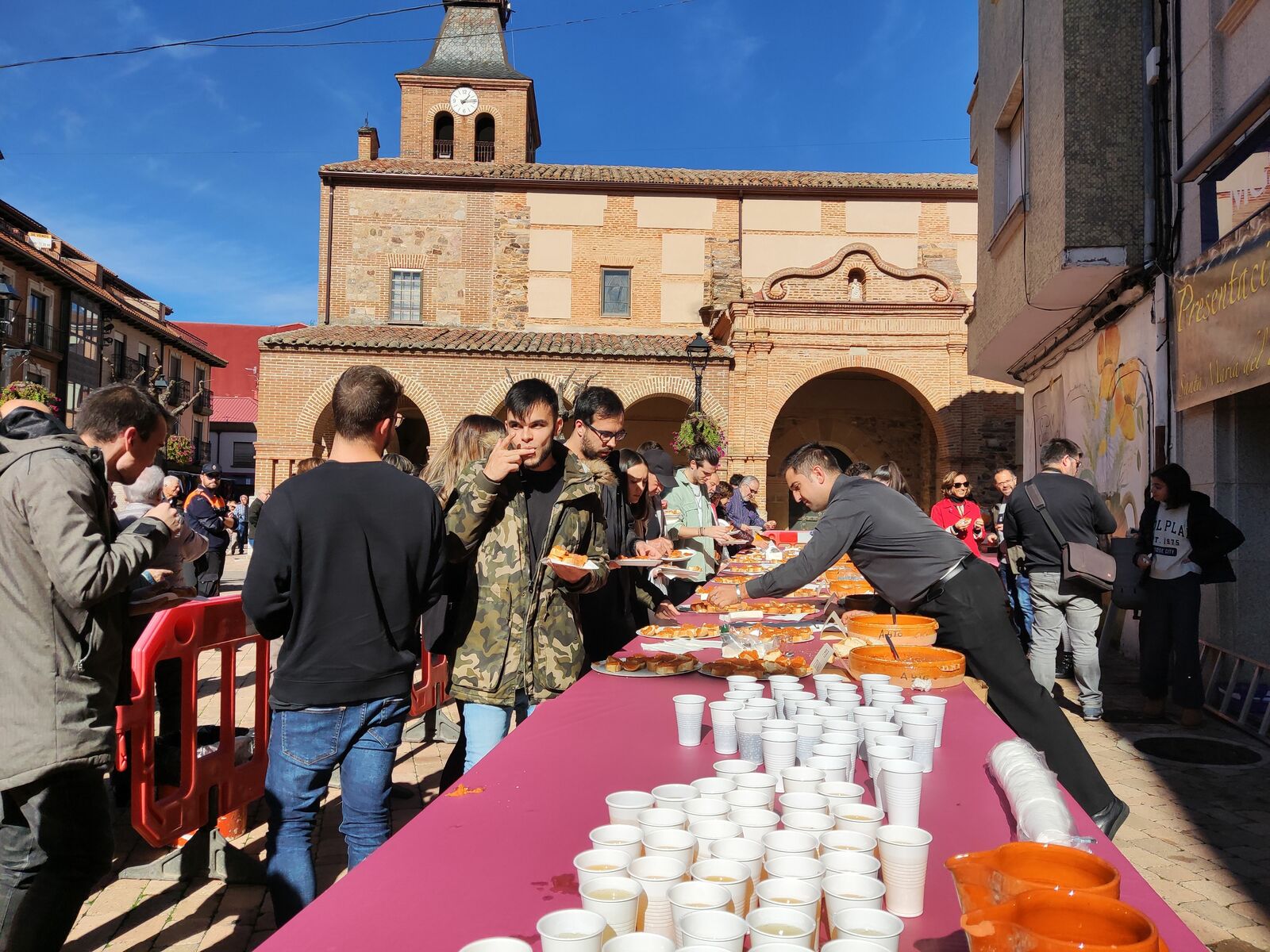 La Tapa de Ajo siempre hace chuparse los dedos a los parameses. | A.R.