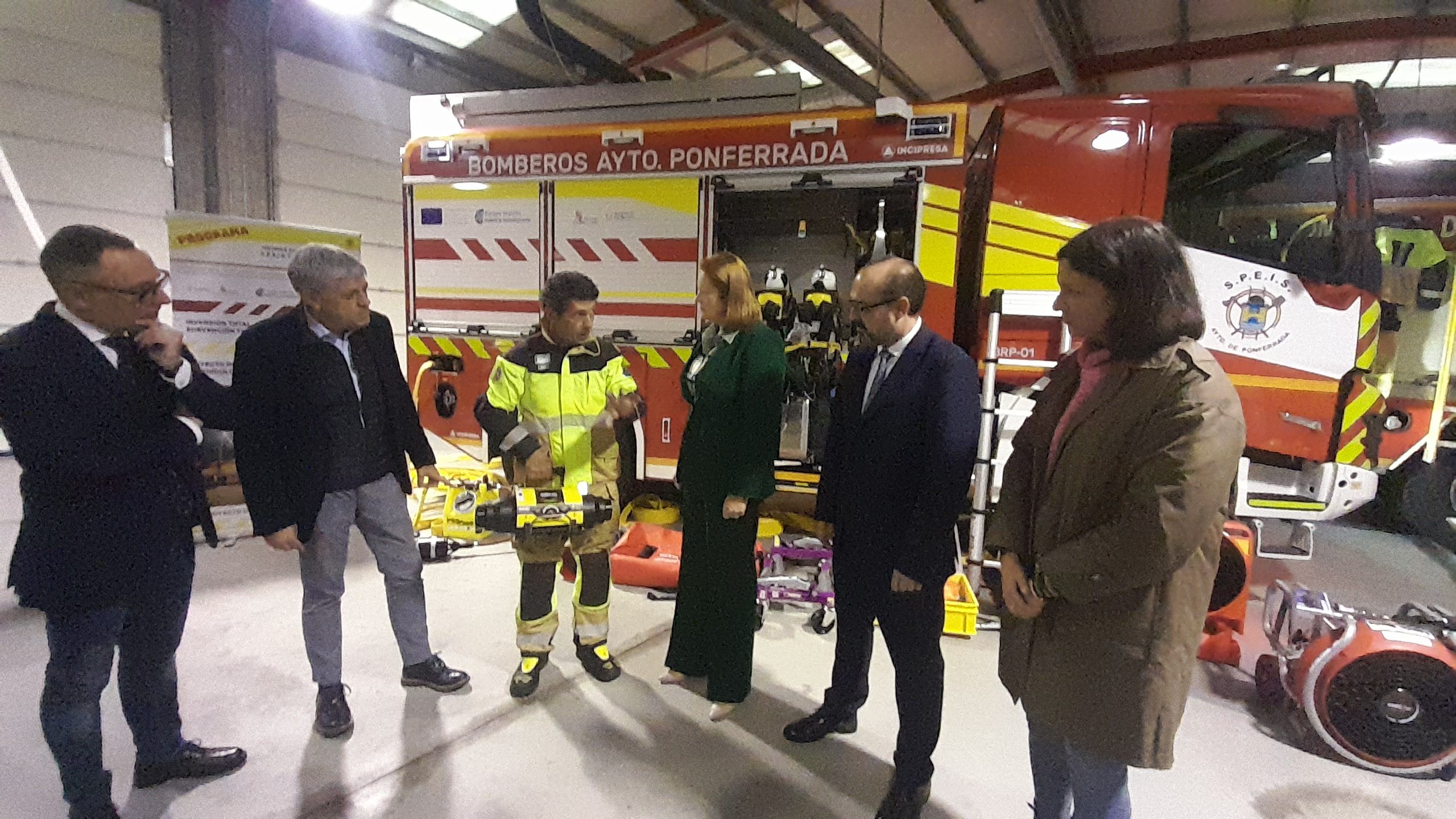 Presentación del nuevo material para los Bomberos de Ponferrada. | MAR IGLESIAS