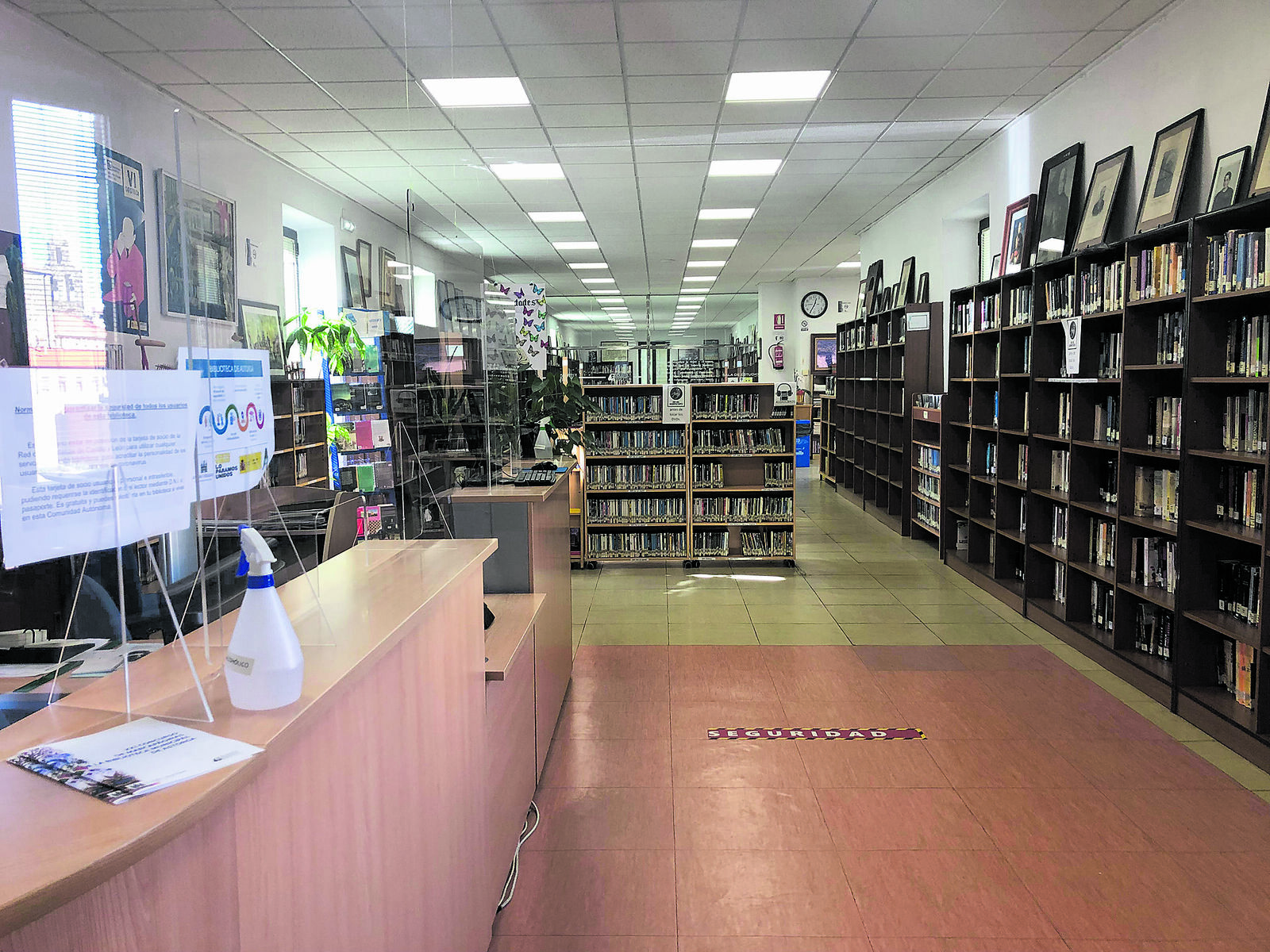 Una imagen de la biblioteca de Astorga. | P. FERRERO