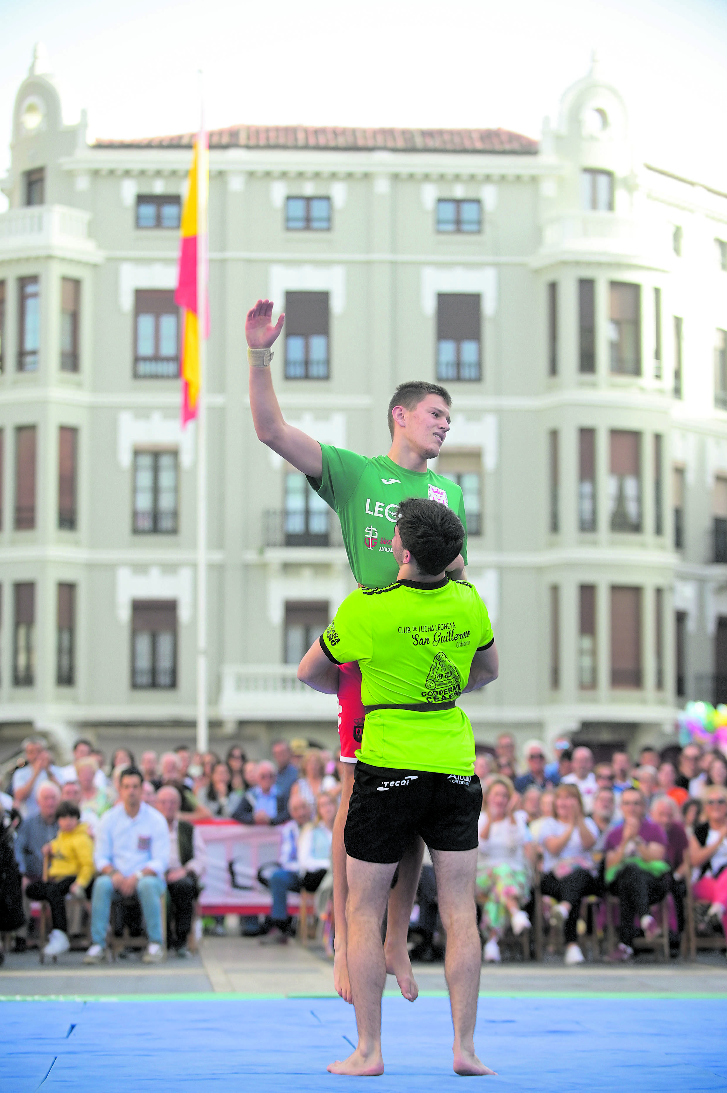 Jorge Iglesias había ganado el año pasado el corro de León frente a la Catedral, en ligeros. | JESÚS F. SALVADORES