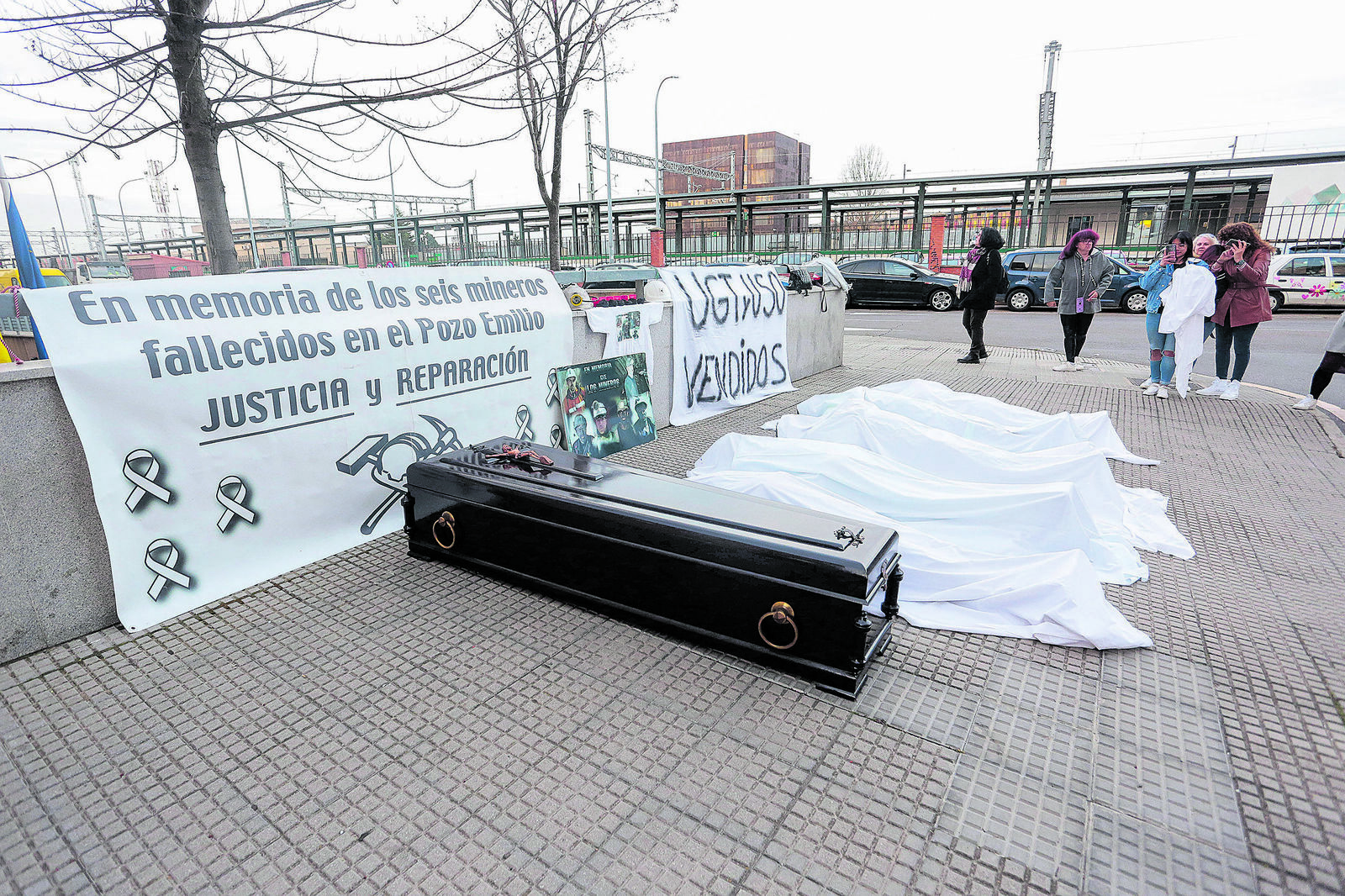 El 28 de octubre se cumplirán diez años del accidente que acabó con la vida de seis mineros de la Hullera Vasco Leonesa mientras las familias siguen a la espera de que se emita el fallo del juicio. | REPORTAJE GRÁFICO DE ICAL 