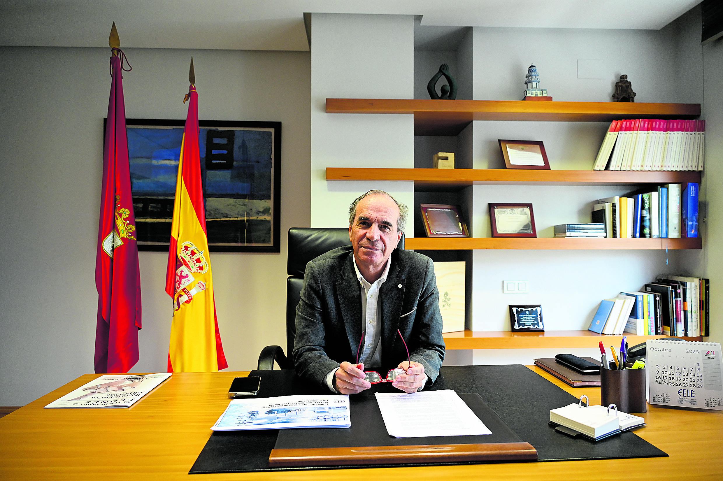 Juan María Vallejo, presidente de la Fele, durante la entrevista en su despacho de la sede empresarial. | SAÚL ARÉN