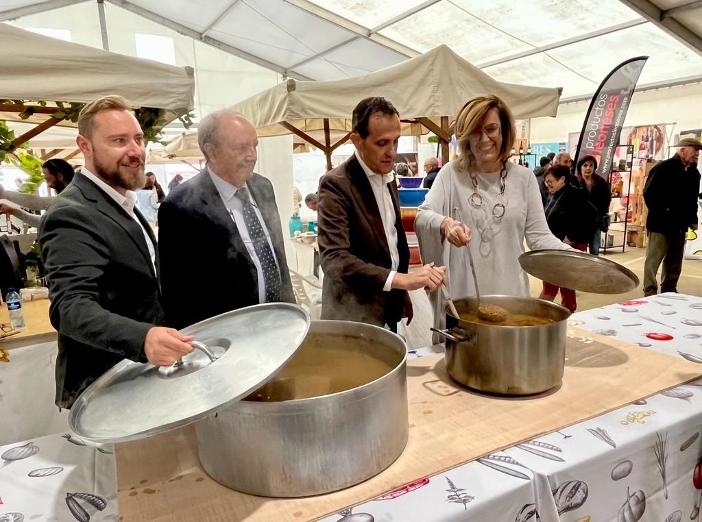 Inauguración de IVFeria del Pan y la Lenteja de Tierra de Campos en Mayorga. | ICAL