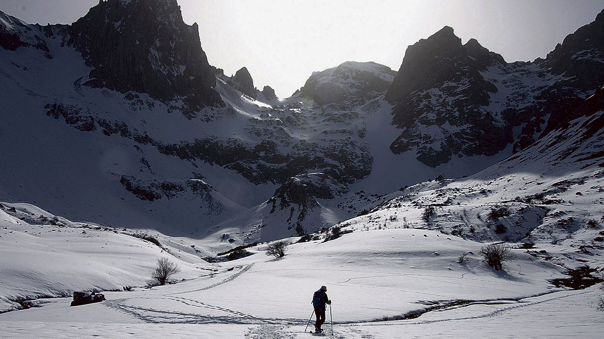 Vista del valle del Mampodre. | VICENTE GARCÍA