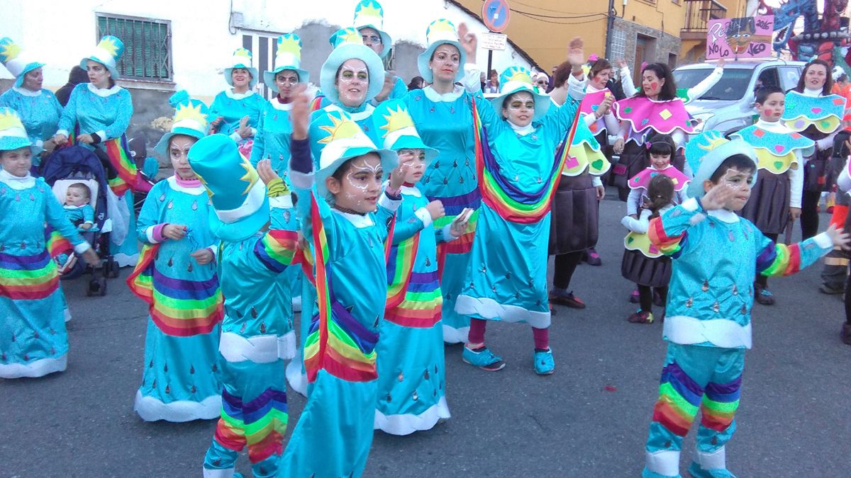 Un grupo de arcoiris en la celebración el pasado fin de semana en Fabero, donde también se había aplazado la fiesta. | D.M.