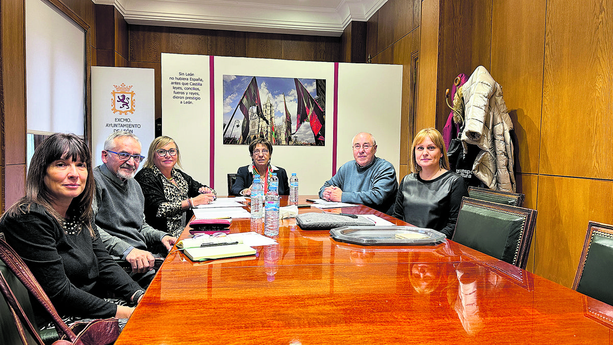 Julia Conejo, José Enrique Martínez, Soledad Durán, Elena Aguado, José Luis Puerto y Natalia Álvarez. | L.N.C.