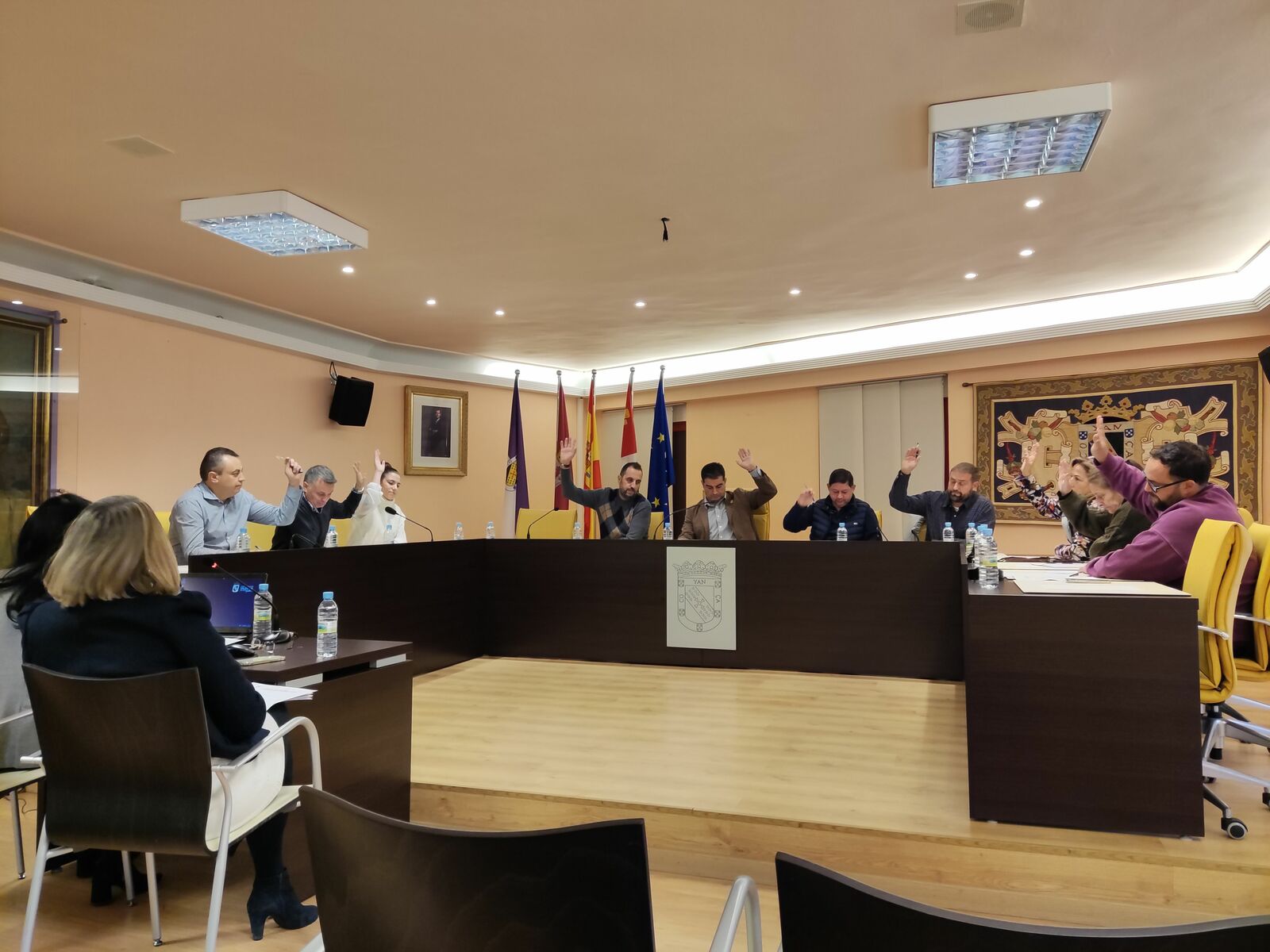 Votación por unanimidad de uno de los puntos del pleno. | A. RODRÍGUEZ