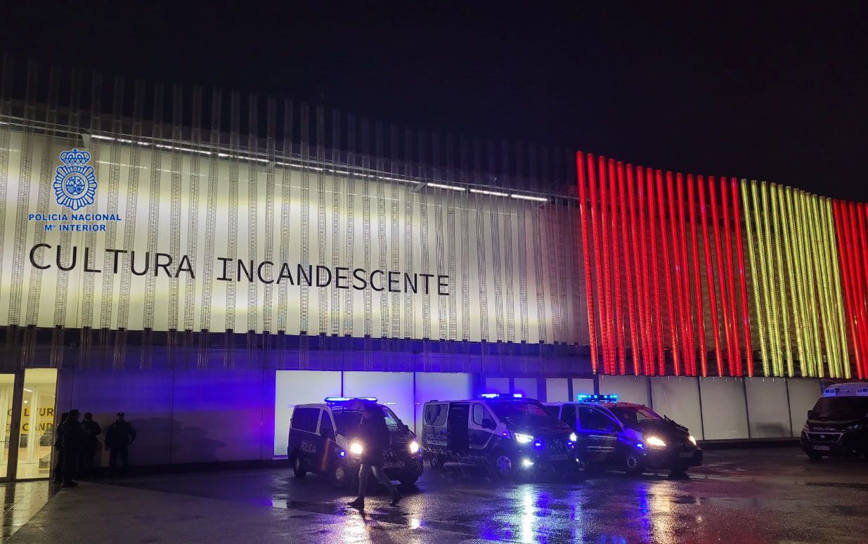 Despliegue policial en La Térmica Cultural. | Policía Nacional