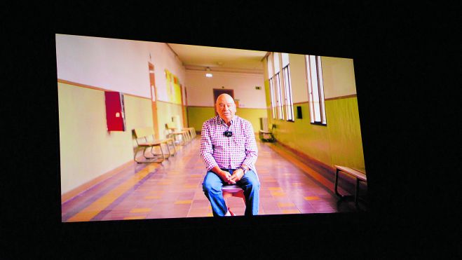 Dos exprofesores, Olazabal y Quintanilla, de Matemáticas y Gimnasia, ofrecieron sus testimonios en el documental ‘Al pasar el Rabizo’, realizado por el ex alumno Javier de la Viuda. Dos exprofesores, Olazabal y Quintanilla, de Matemáticas y Gimnasia, ofrecieron sus testimonios en el documental ‘Al pasar el Rabizo’, realizado por el ex alumno Javier de la Viuda.