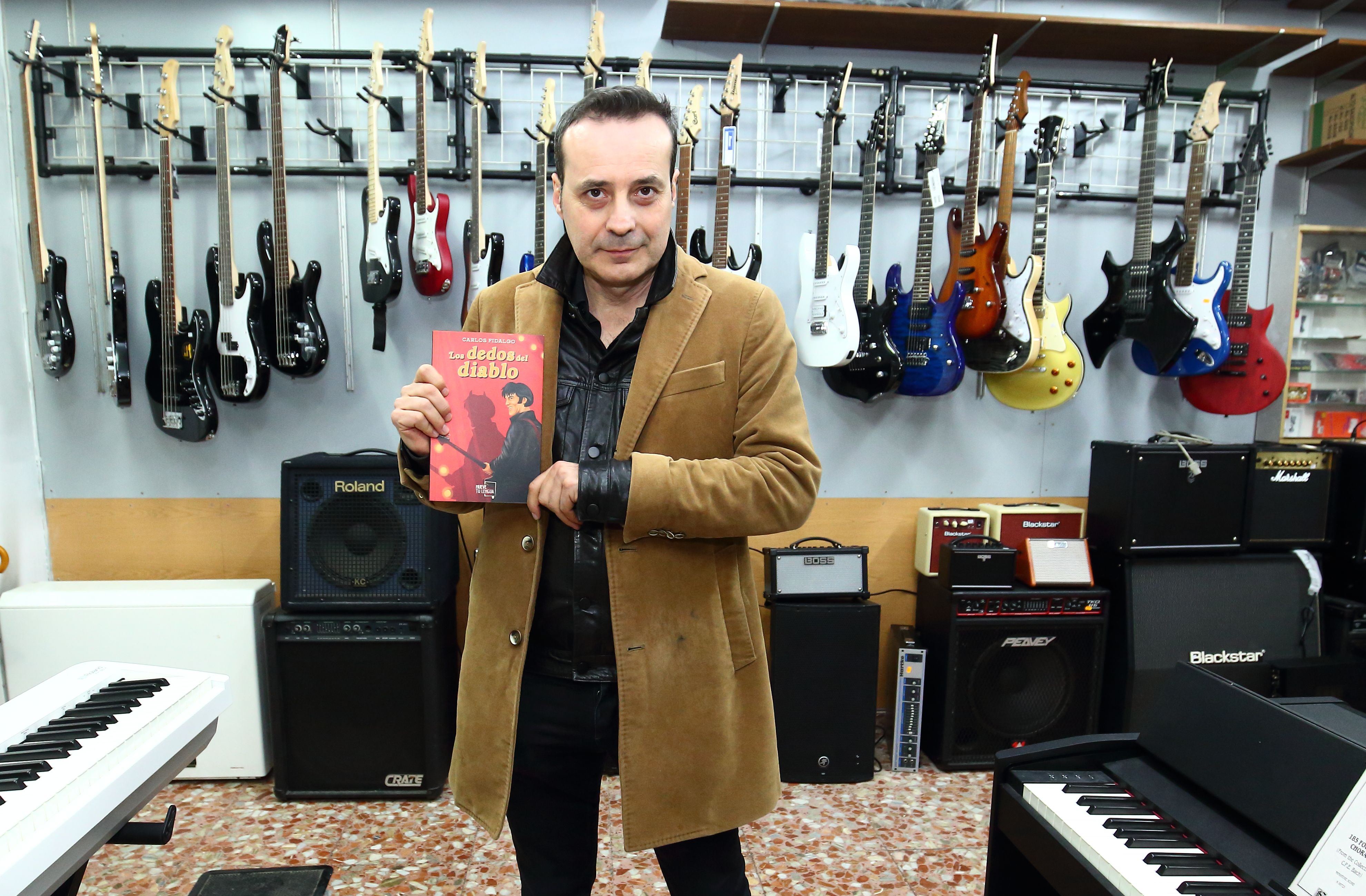  Carlos Fidalgo, autor de 'Los dedos del diablo'. | CÉSAR SÁNCHEZ (ICAL)