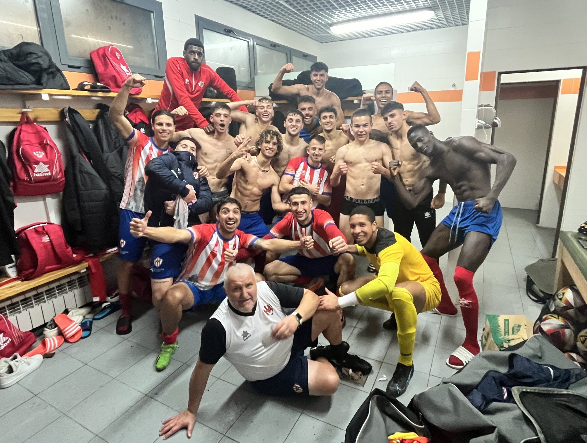 El Bembibre vuelve a sonreír tras ganar en Burgos. | BEMBIBRE