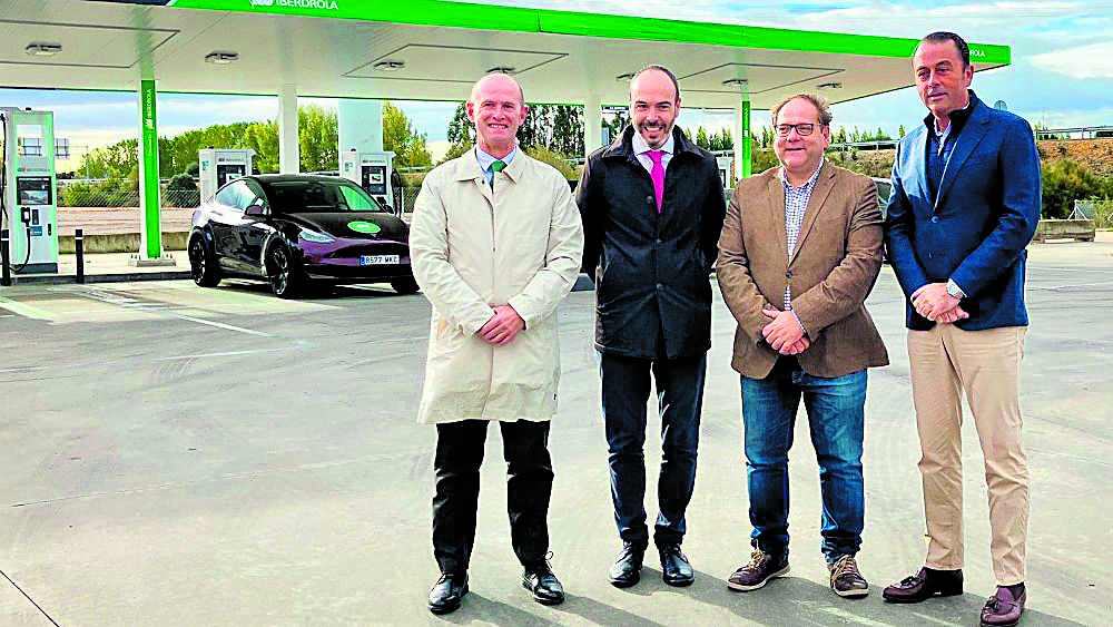 La Hacienda inauguró recientemente un parque de recarga de coches. | L.N.C.