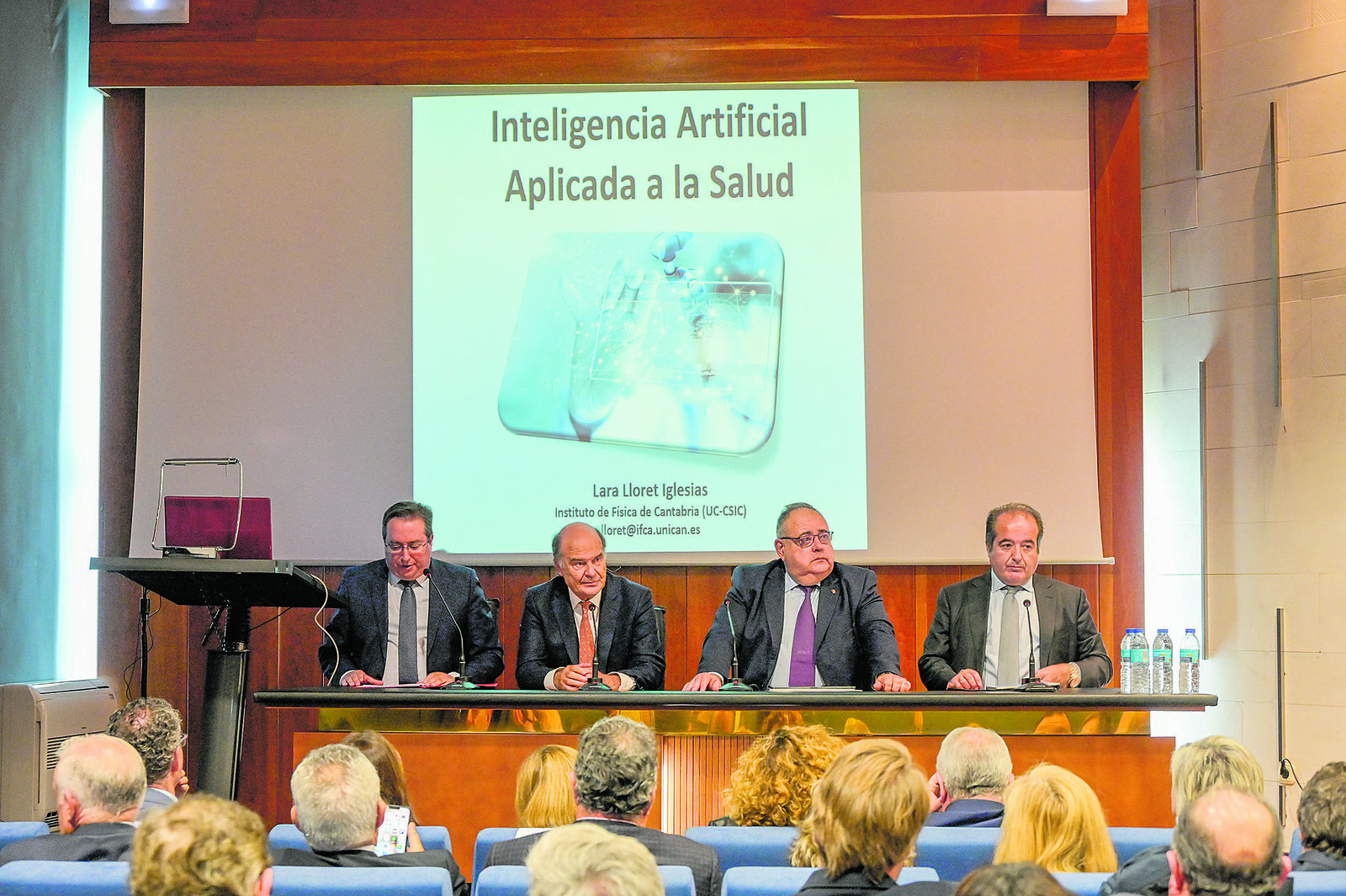 El consejero de Sanidad, Alejandro Vázquez, participó en el acto inaugural de las jornadas en León. | MAURICIO PEÑA