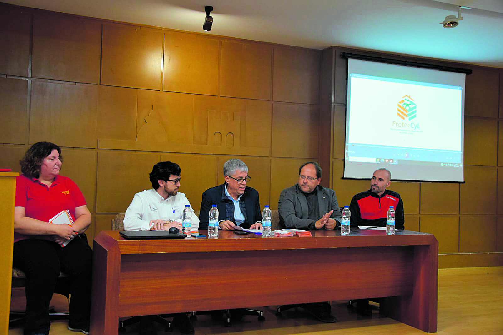 Eduardo Diego y Javier Carrera participaron en la charla interactiva. | L.N.C.