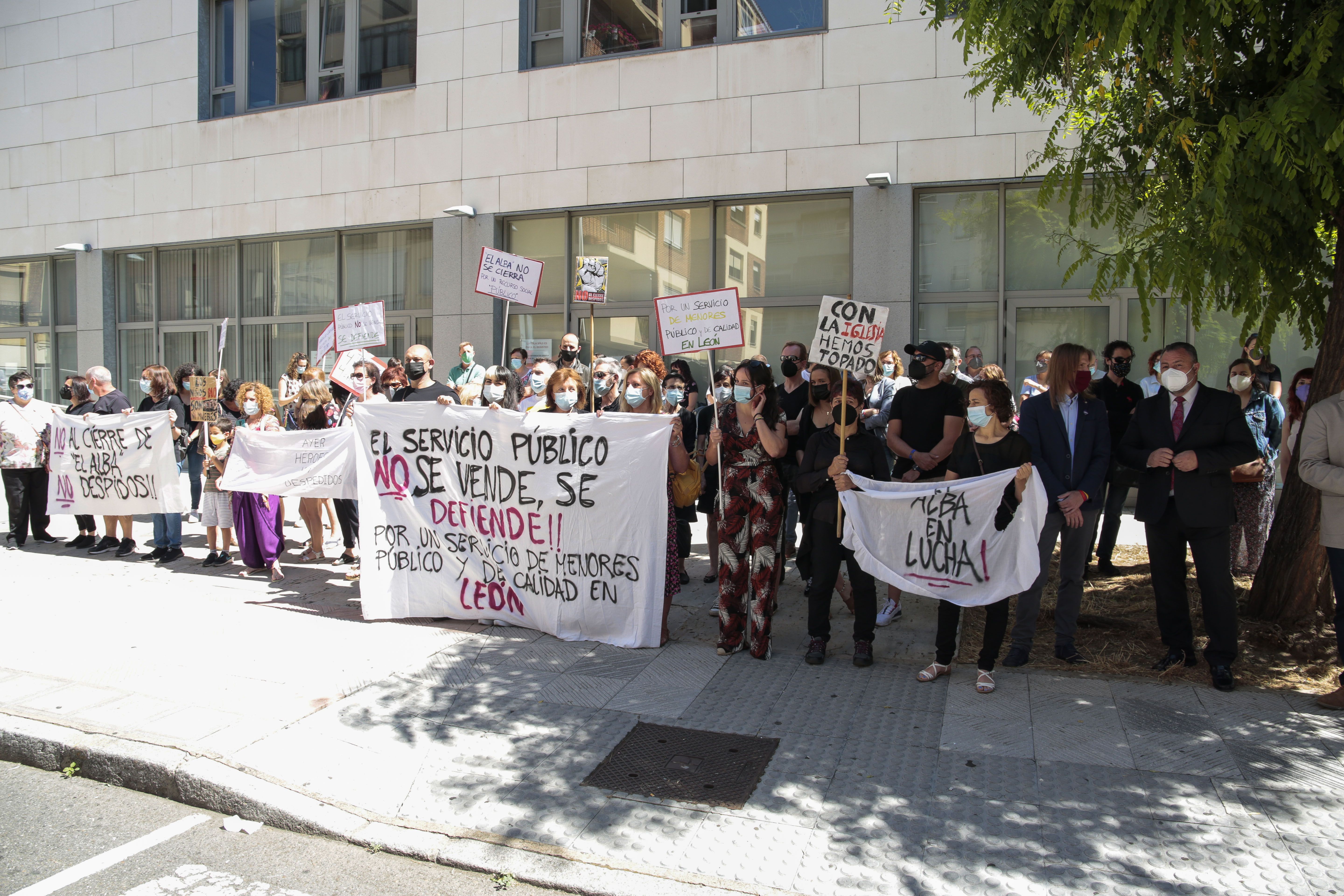  Imagen de archivo de las protestas contra el cierre del Centro El Alba. | CAMPILLO (ICAL)