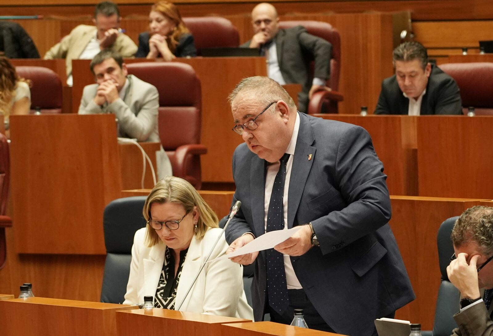  El consejero de Sanidad, Alejandro Vázquez, interviene en el pleno de las Cortes. | ICAL
