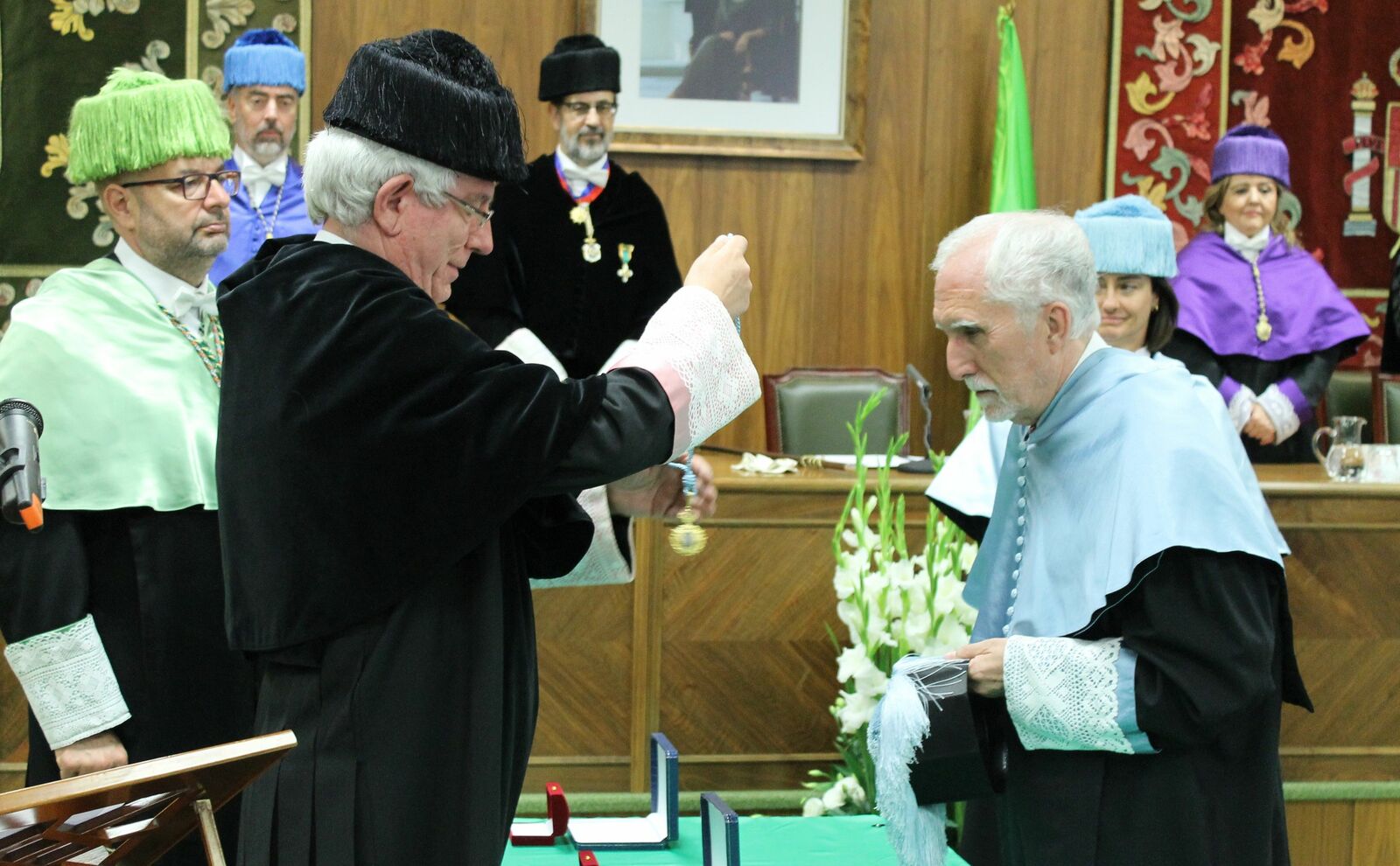 Luis Mateo Díez durante su investidura como Honoris Causa en 2014. | L.N.C.