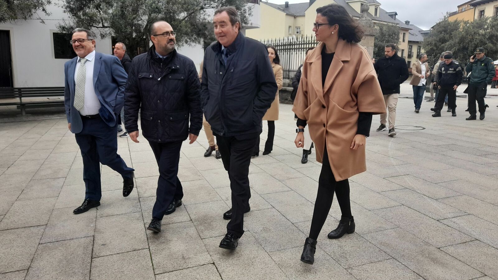 Celebración del patrón del servicio de basuras en Ponferrada, a la entrada de la Basílica de la Encina. | MAR IGLESIAS