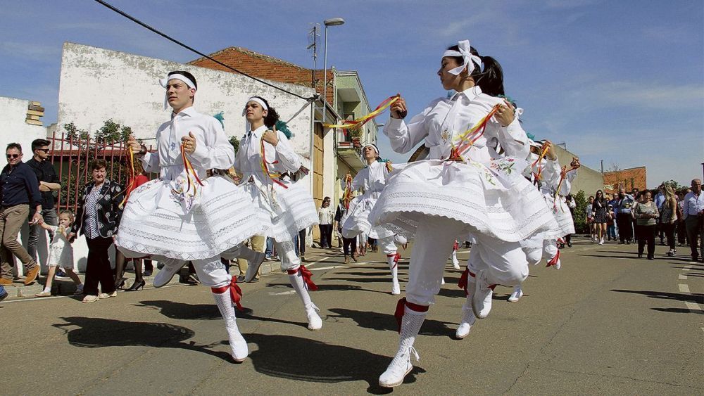 Danzas de Palos en Pobladura de Pelayo García. | T. GIGANTO