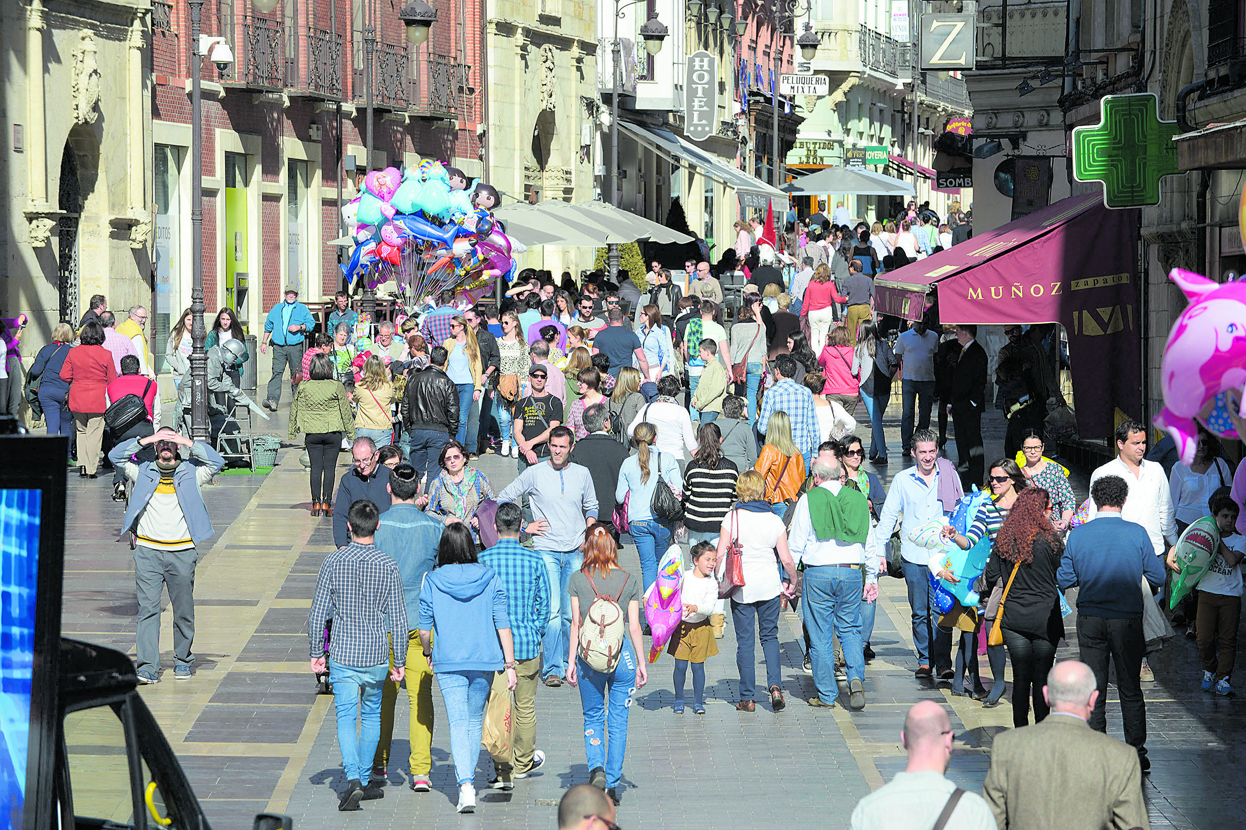 Imagen de la calle Ancha de León, de archivo. | MAURICIO PEÑA