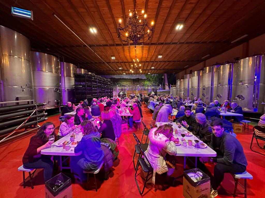 Centenares de visitantes se congregaron en el Palacio de Canedo.