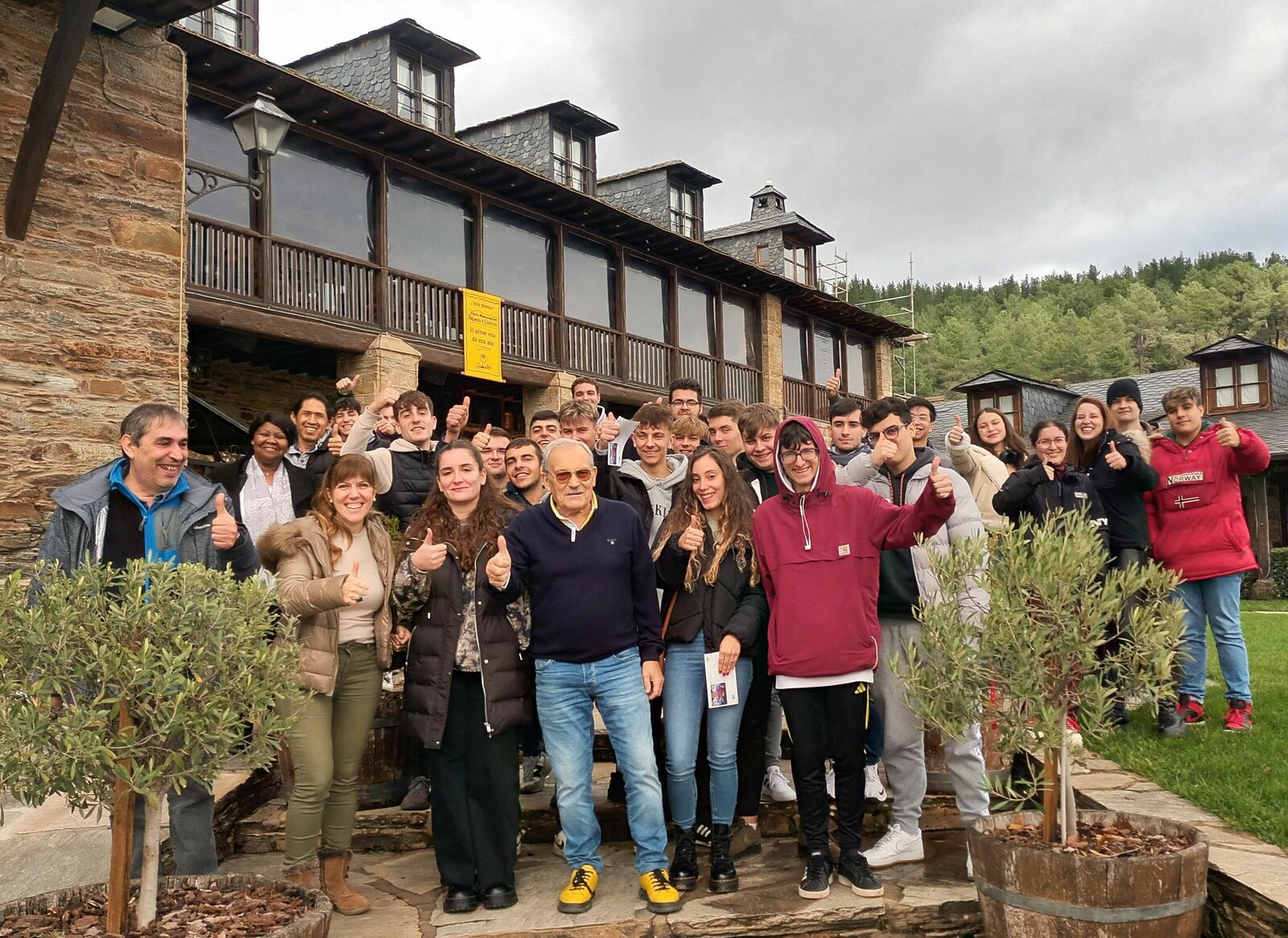 Visita de los alumnos al Palacio de Canedo.