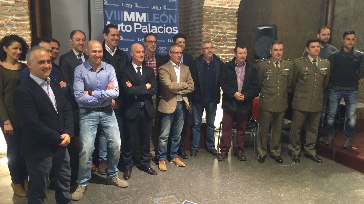 Foto de familia de la presentación de la Media Maratón de León del próximo 13 de marzo. | J. A.