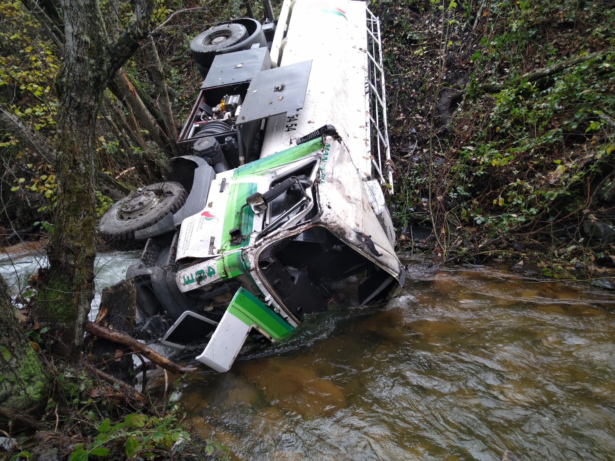 Estado en el que quedó postrado el camión accidentado.